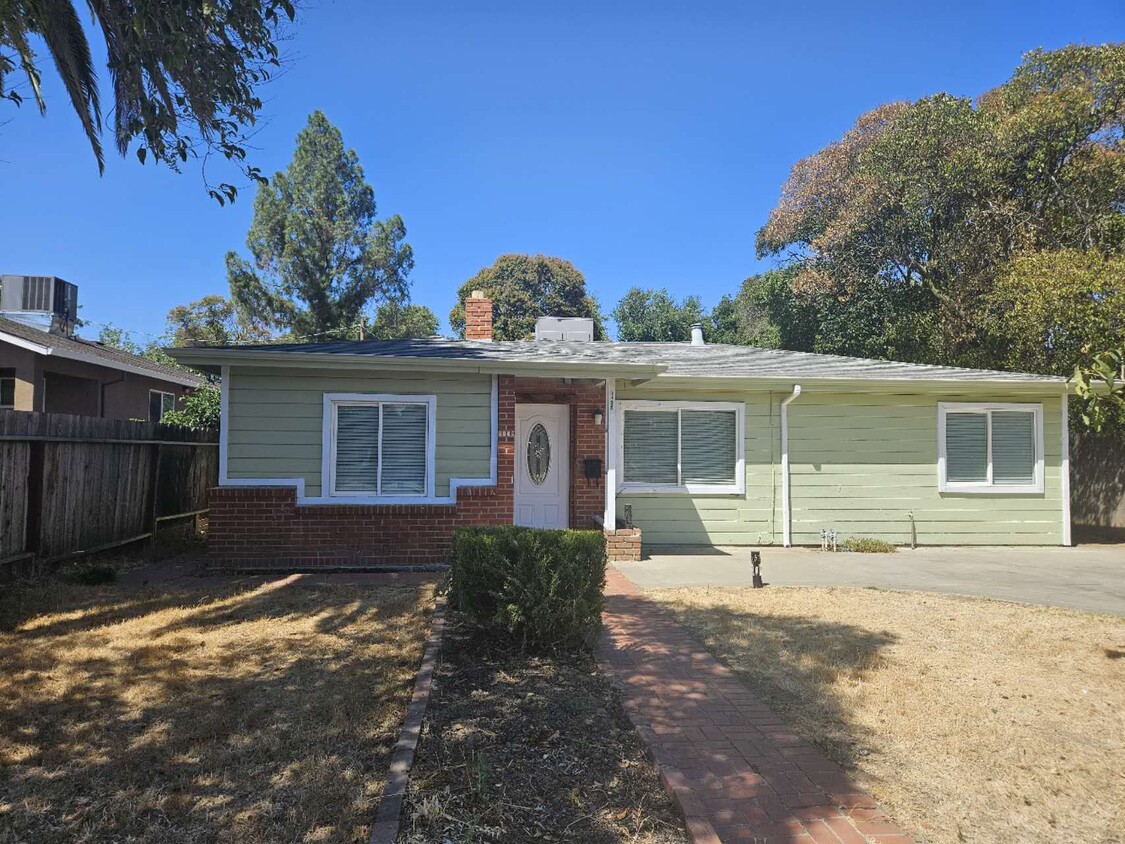Primary Photo - 1739 La Jolla Dr