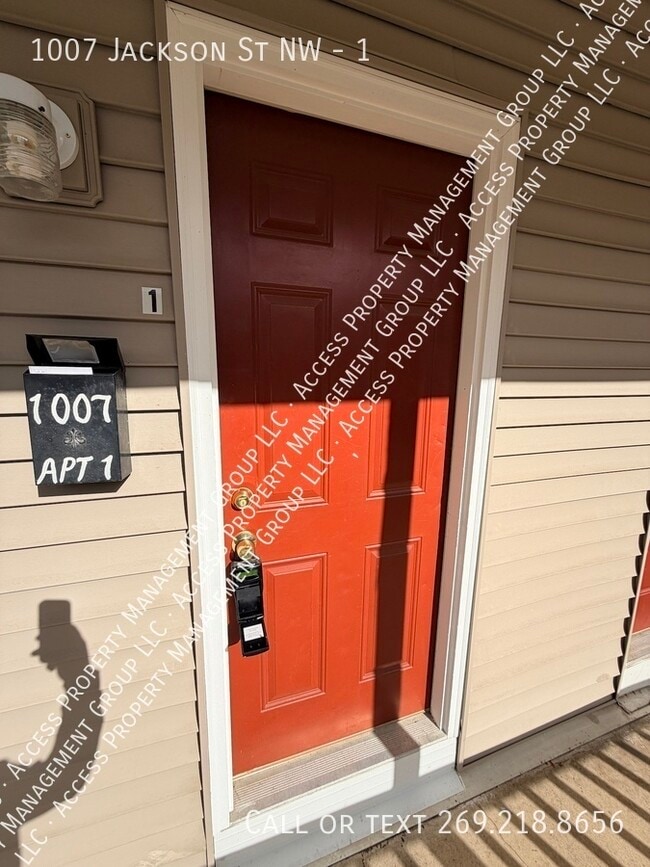 Foto del edificio - 1007 Jackson St NW