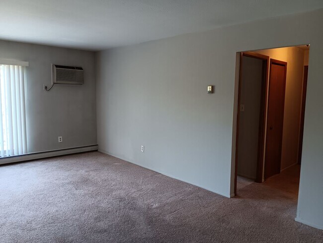 Foto del edificio - Chagrin Falls condo for rent