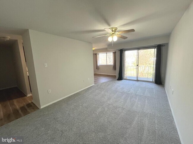 Foto del edificio - 211 Victor Pkwy