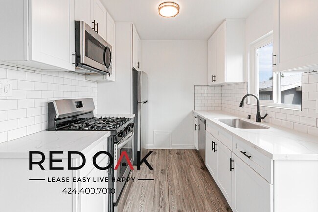 Building Photo - 3401 Club Dr #9