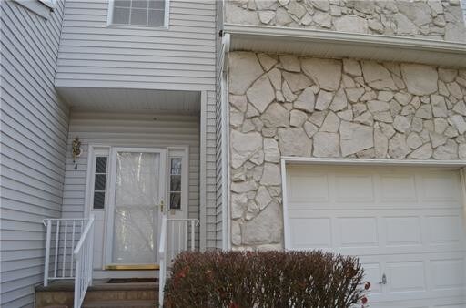 Building Photo - 4 Sand Hill Ct