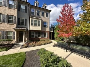 Building Photo - 2 Ambrosia Ct