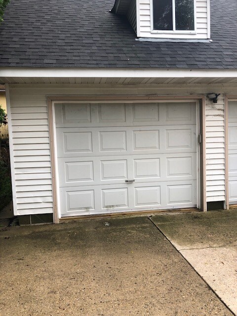 Private garage - 413 1st St NW