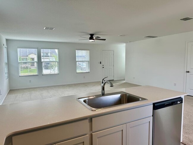 Building Photo - 228 Sormonne Lp