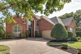 Building Photo - 18 Greenleaf Dr