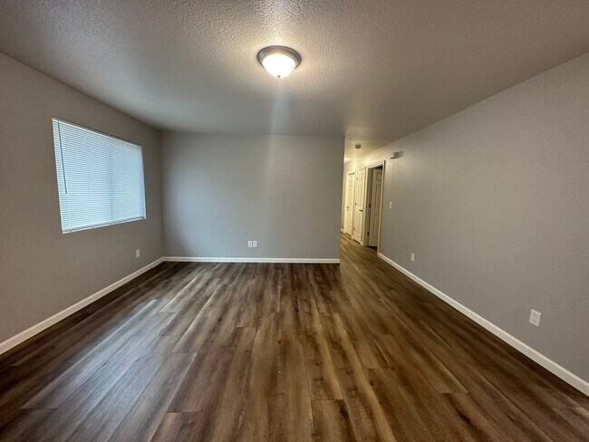 Foto del edificio - 9523 Bancroft Way