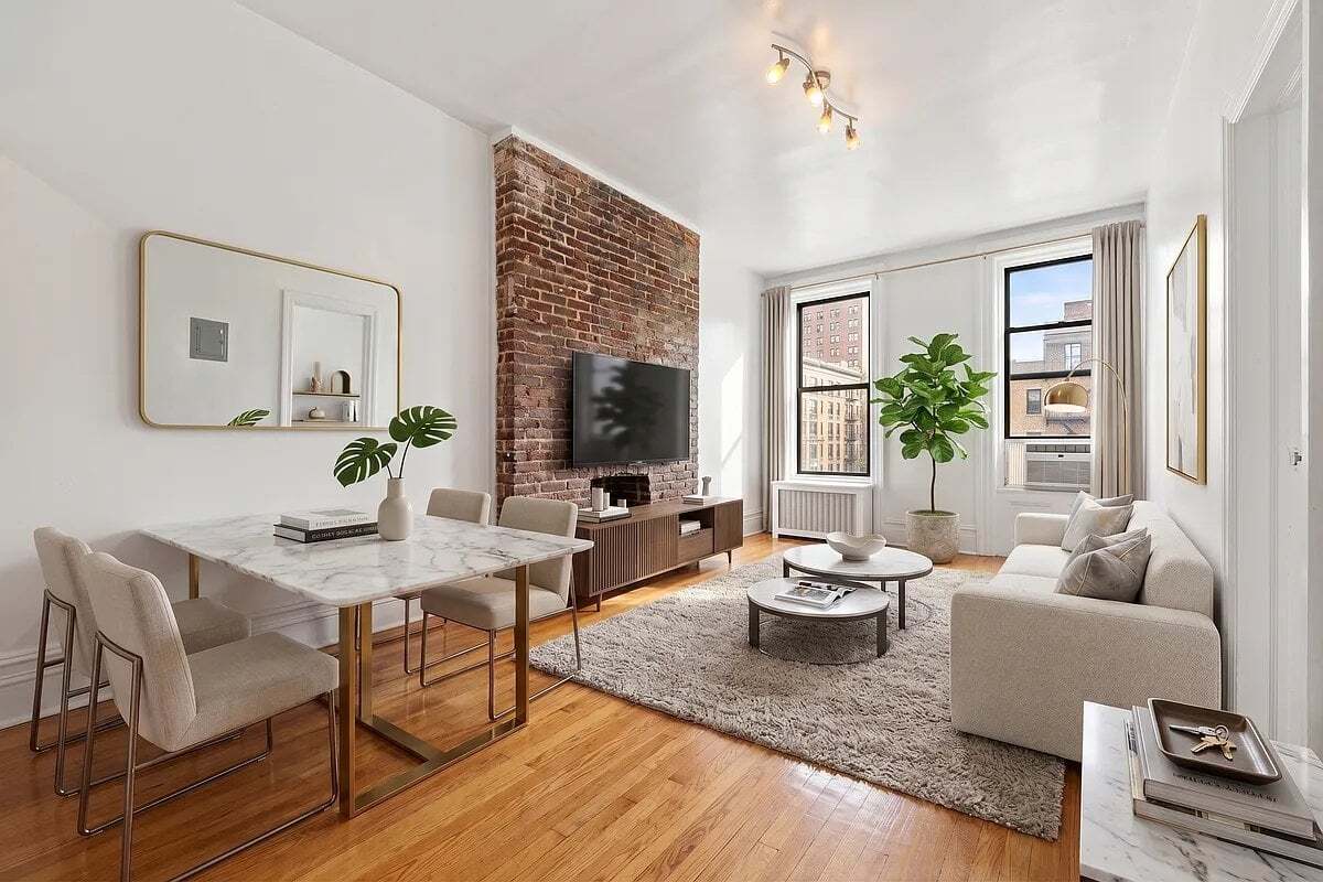 Building Photo - 51 W 88th St