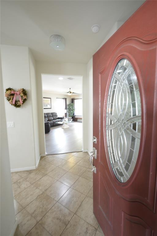 Building Photo - 1211 Majestic Oak