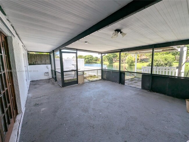 Building Photo - 6763 SW 140th Ave
