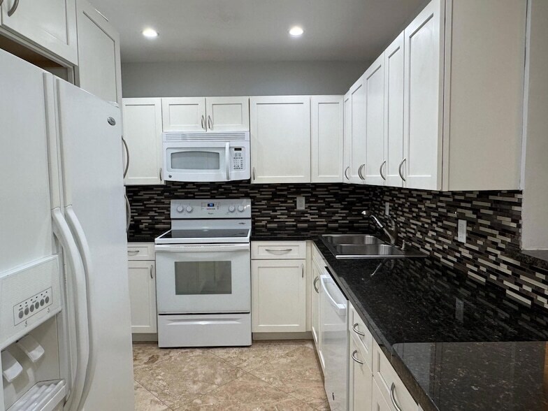 Primary Photo - 5700 NE 22nd Way
