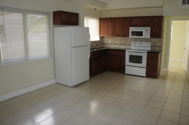 Foto del edificio - 1820 NW 15th Vista