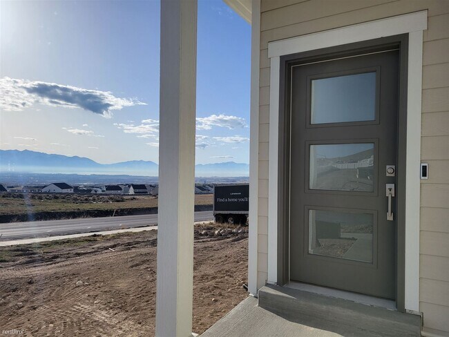 Building Photo - 3 br, 2.5 bath Townhome - 909 Lucky Clover...