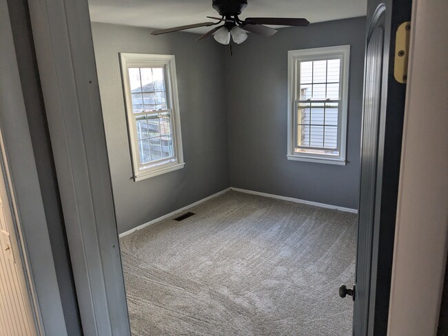 Master Bedroom - 321 Trimfoot Ter