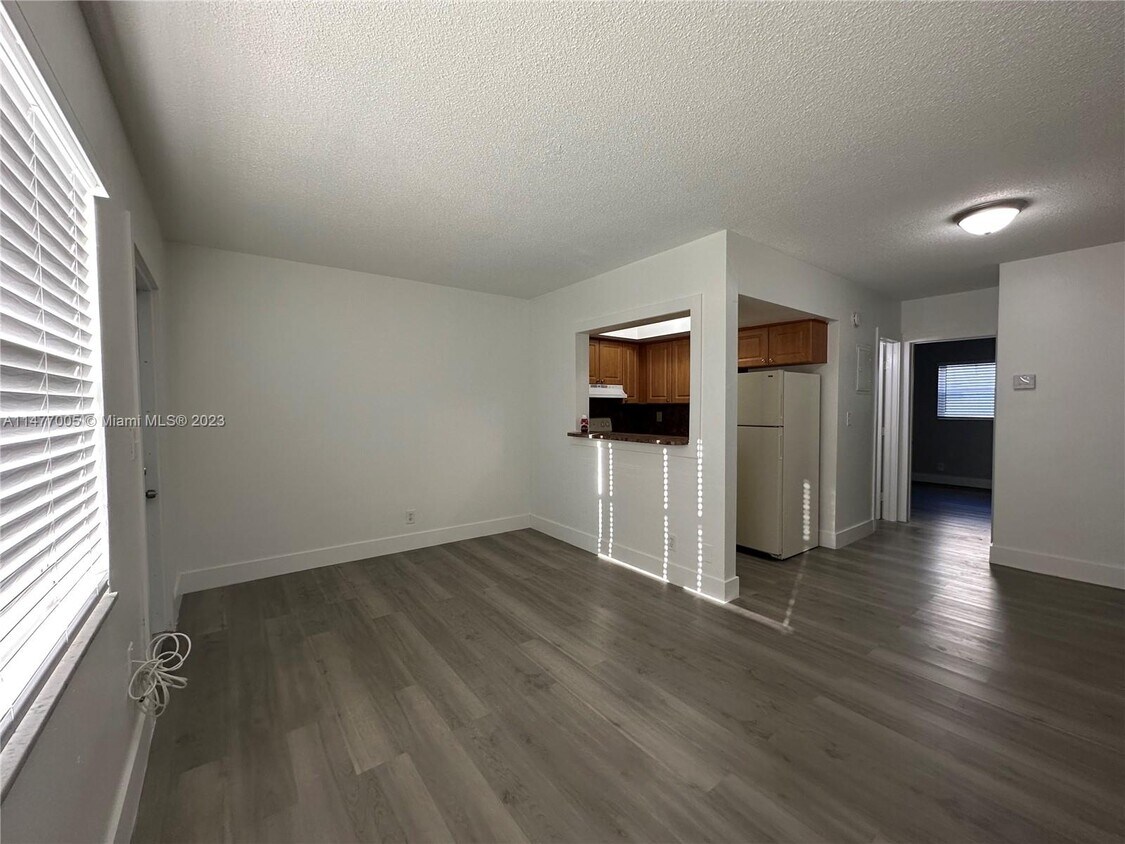 3616 NE 11th Ave Unit 2, Oakland Park, FL 33334 Room for Rent in