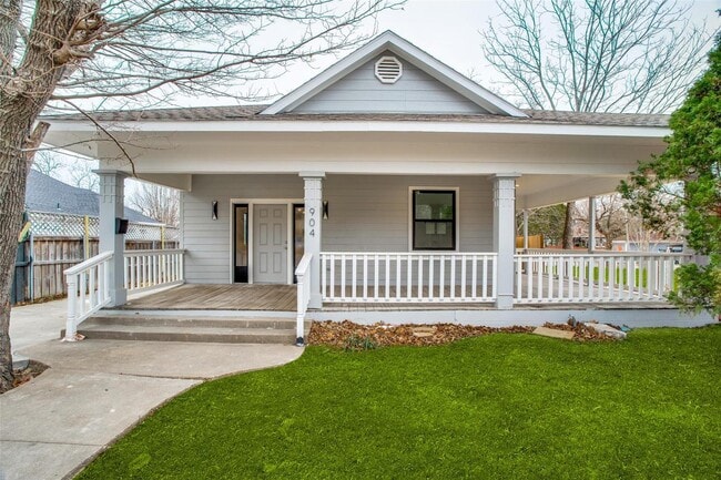 Building Photo - Beautifully renovated Bishop Arts District home near Lake Cliff Park