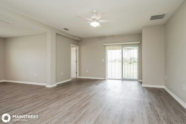 Building Photo - 1238 NE 40TH TER, CAPE CORAL, FL 33909