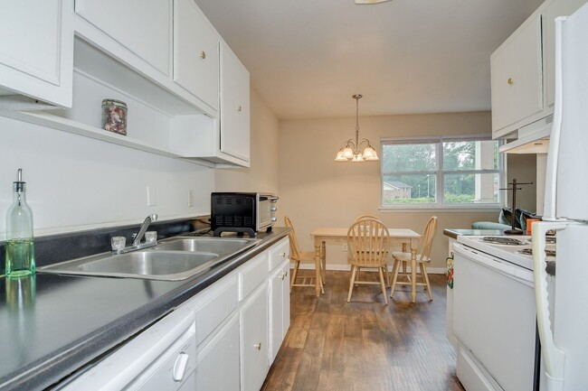 Foto del interior - Azalea Park Apartments