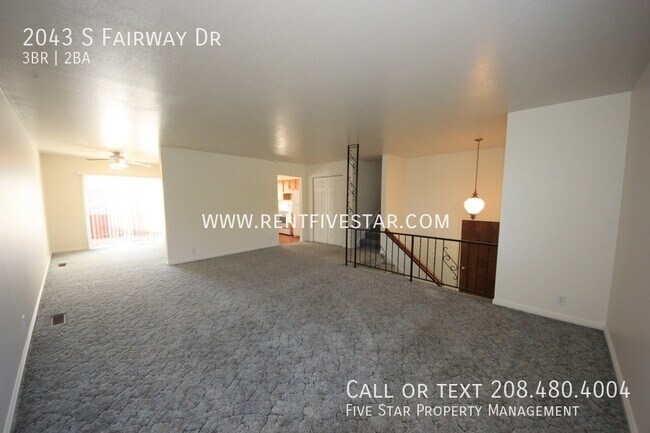 Foto del edificio - 2043 S Fairway Dr