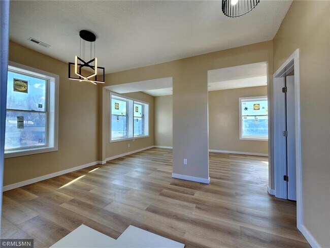 Foto del edificio - 1039 Payne Ave