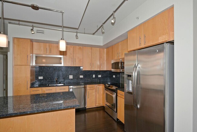 Foto del edificio - Over 800sq/ft One Bedroom at The Velocity!  AVAILABLE NOW!