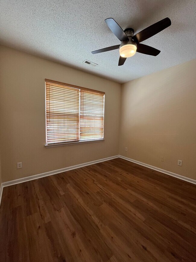 Foto del edificio - 3Br 3Ba Liberty Hall Townhome
