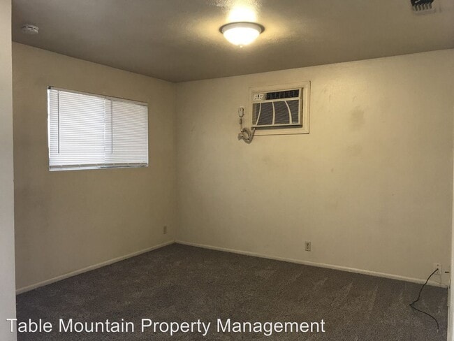 Building Photo - 2 br, 1 bath Apartment - 2092 Fogg Ave