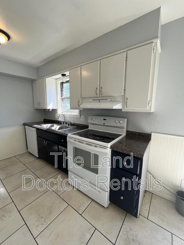 Building Photo - 808 N Wolfe Ln