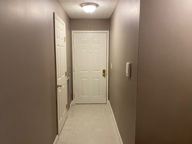 Foto del edificio - 6729 Meadow Creek Dr