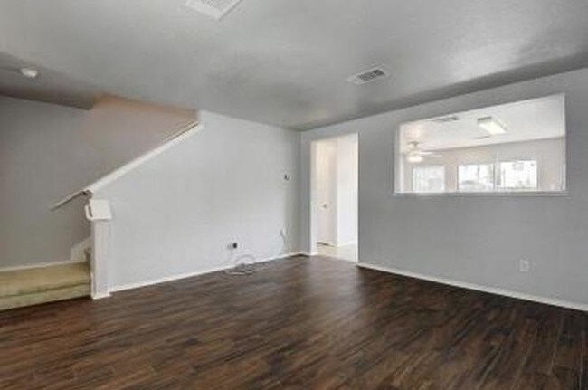 Foto del edificio - 13604 Coomes Dr