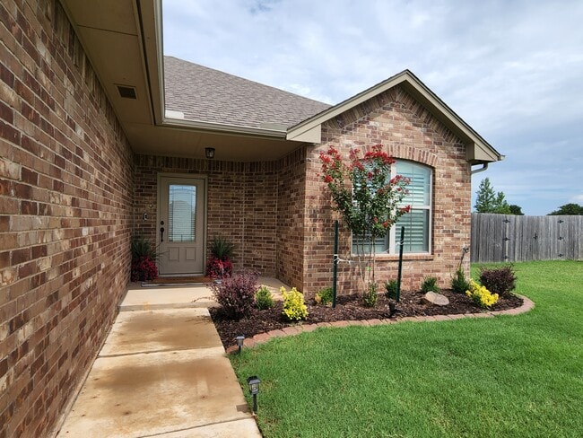 Building Photo - 10905 Marion Dr