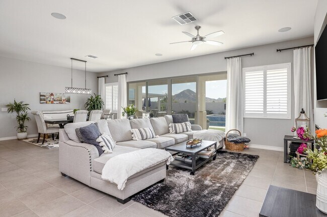 Building Photo - LUXURIOUS HOME IN SAN TAN VALLEY!