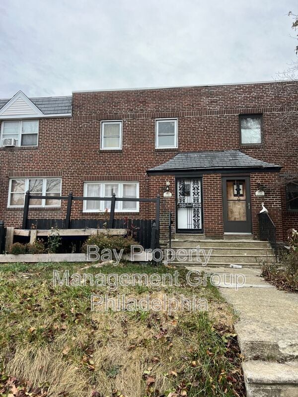 Building Photo - 7512 Woodbine Ave