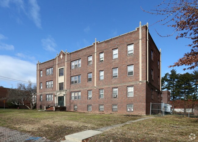 Building Photo - The Highlands