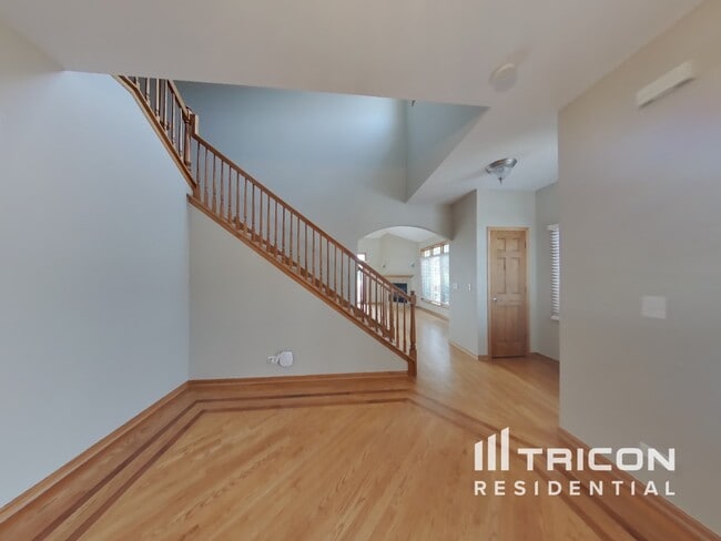 Building Photo - 593 Prairie Crossing Dr