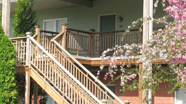 Apartamentos de 1 dormitorio en planta baja y planta superior - Woods at Latimer (1 bed/1 bath community)