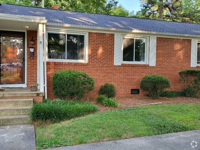 Building Photo - 528 Overlook St