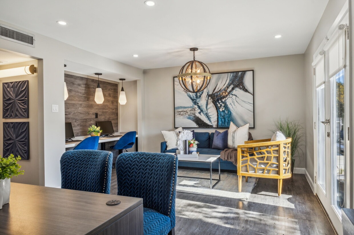 Foto principal - The Ashley at Bluffview Apartments