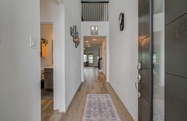 Foto del edificio - 4722 Crest Hill Dr