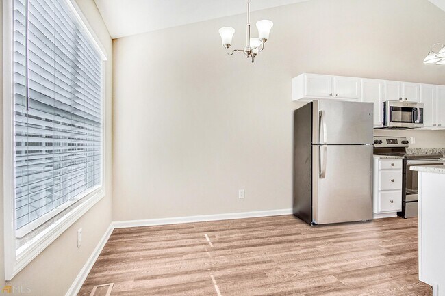 Foto del edificio - 6576 Snow Bird Ln