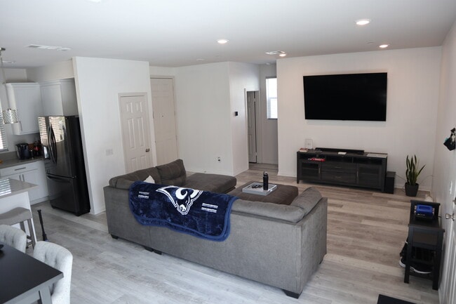 living room - 18 Edgemont