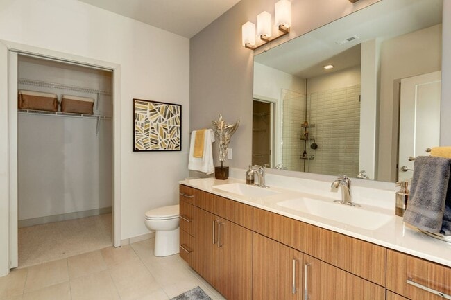 Building Photo - TENm.flats