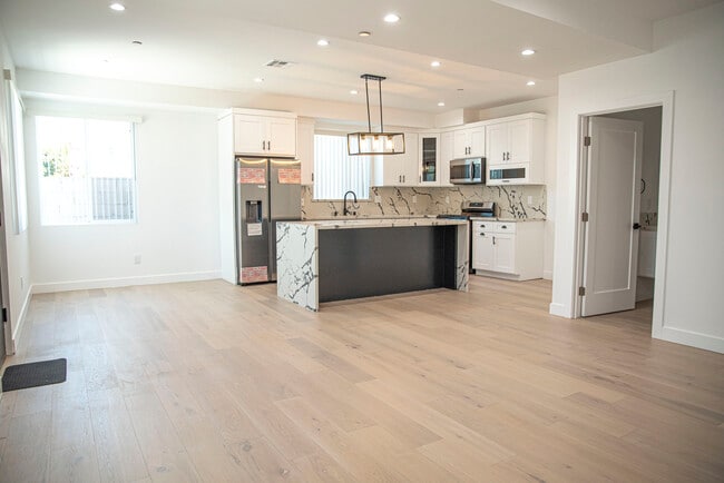 Photo - 3044 West Blvd Townhome