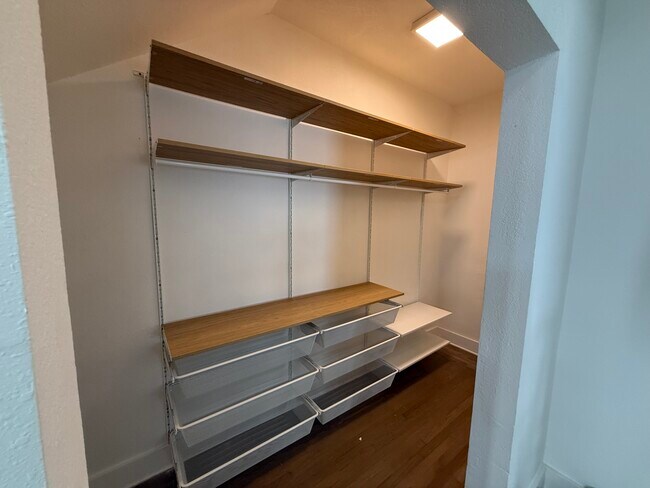 Foto del edificio - 634 E 5th St