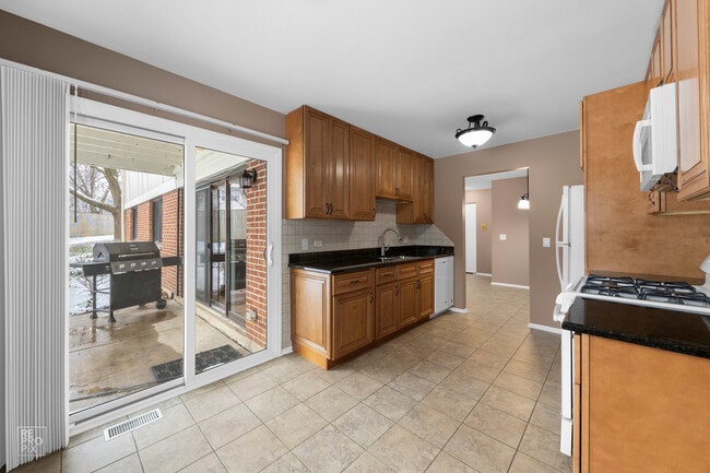 Building Photo - 1159 Middlebury Ln