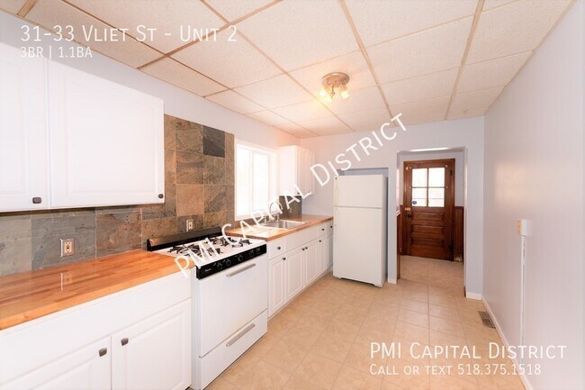 Foto del edificio - Large Two-Story 3 Bedroom Townhouse with W...
