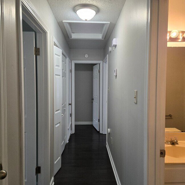 Foto del edificio - 4803 Greenside Rd