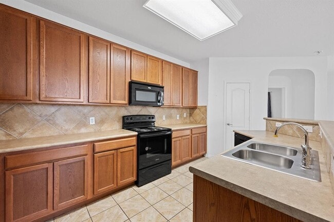 Building Photo - 6212 Roseborough Dr