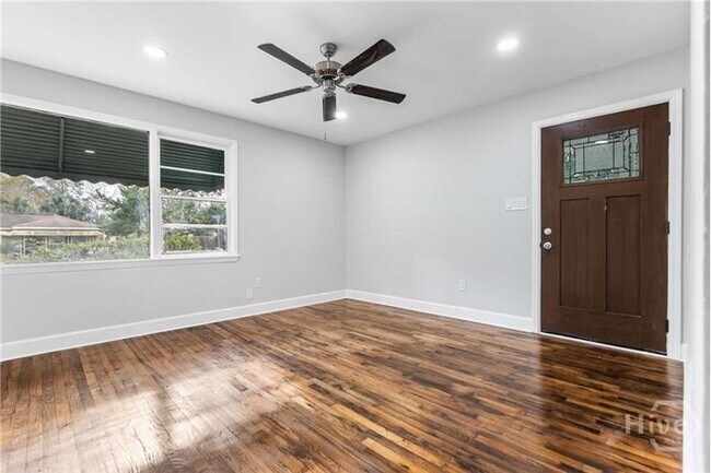 Foto del edificio - 2102 Auburn St