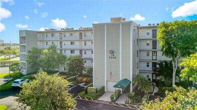 Building Photo - 2228 N Cypress Bend Dr